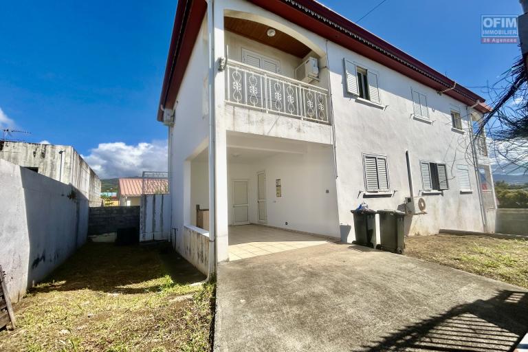 &Agrave; louer &ndash; Bas de maison - F3 de 65,28 m&sup2; avec jardin - Sainte-Marie