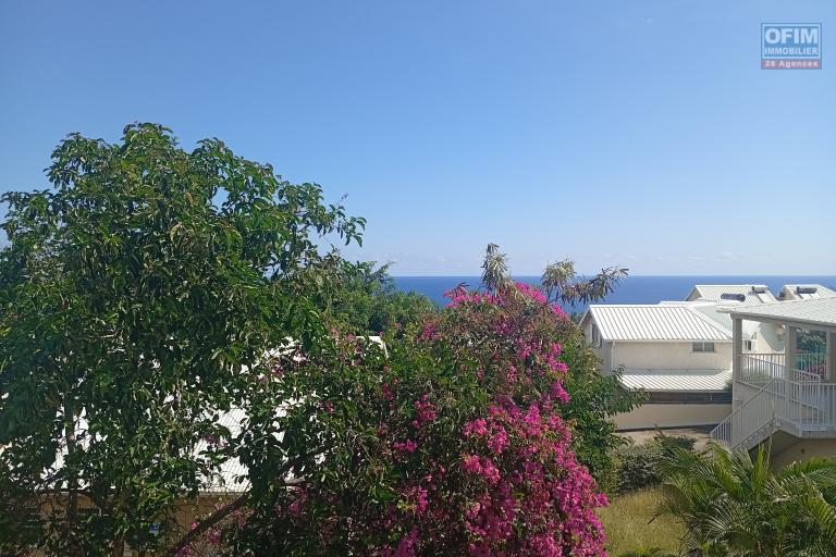 A LOUER MAISON F5/6 DE 120 M2 DE SURFACE AVEC VUE MER A LA POINTE DES CHATEAUX A ST LEU