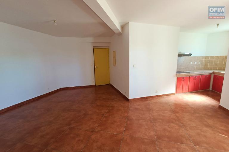 A Vendre appartement T3 de 61m2 + 2 parkings à Saint-Benoit - Beaulieu