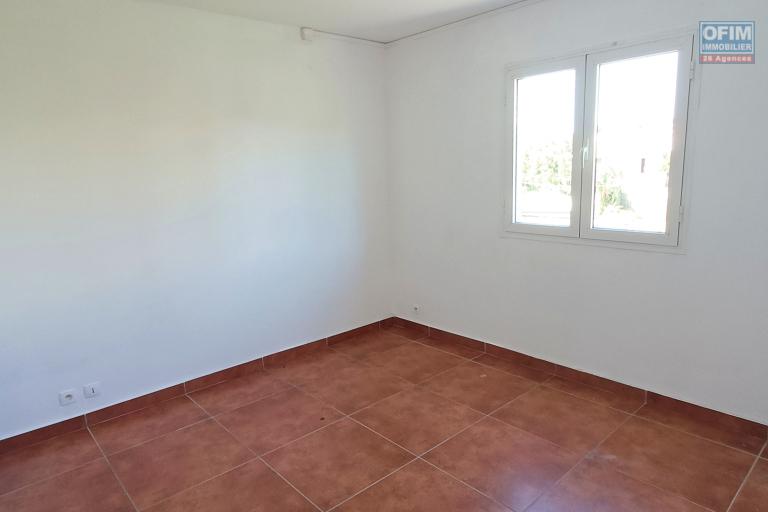 A Vendre appartement T3 de 61m2 + 2 parkings à Saint-Benoit - Beaulieu