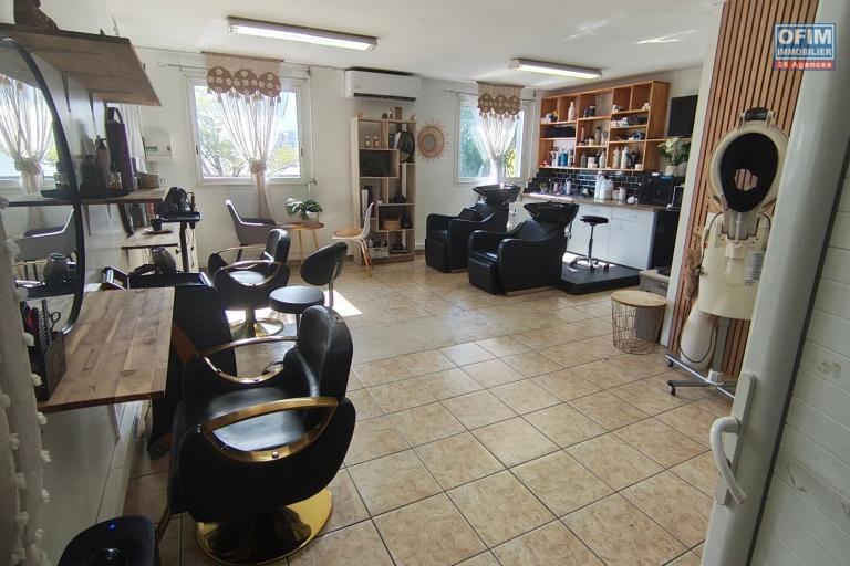 A vendre salon de coiffure à la Possession, clé en main à 20 000 €