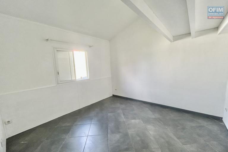 A louer - Maison T3 de 94m2 - Sainte-MArie, Montée Sano