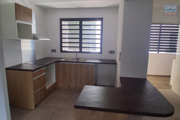 A LOUER Magnifique appartement NEUF de type F2 en RDC à SAINT-GILLES LES HAUTS