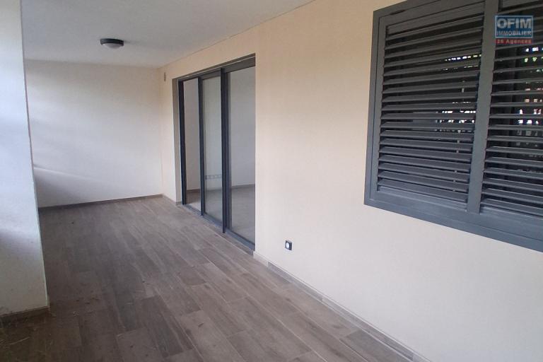 A LOUER Magnifique appartement NEUF de type F2 en RDC à SAINT-GILLES LES HAUTS