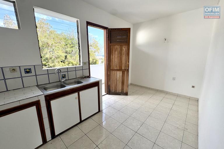 A Vendre Appartement T4 avec grande terrasse à Sainte Clotilde