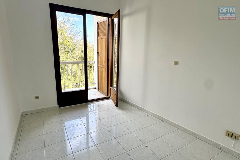 A Vendre Appartement T4 avec grande terrasse à Sainte Clotilde