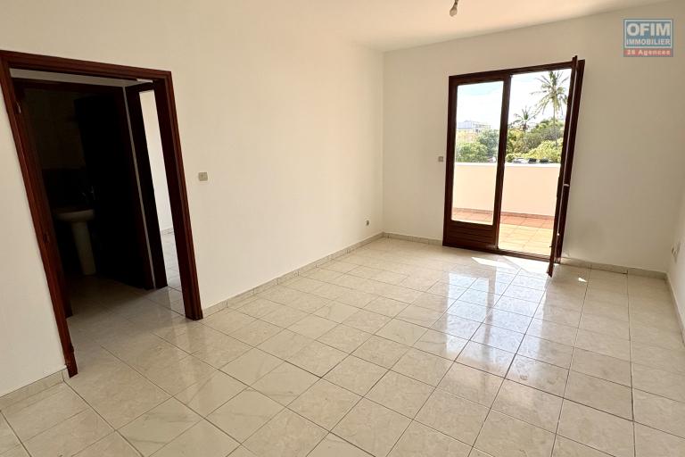 A Vendre Appartement T4 avec grande terrasse à Sainte Clotilde