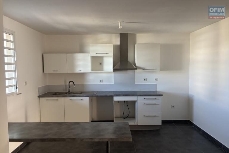 A vendre - Saint-Leu - Tr&egrave;s beau T3 d'environ 62 m2 en face de la plage