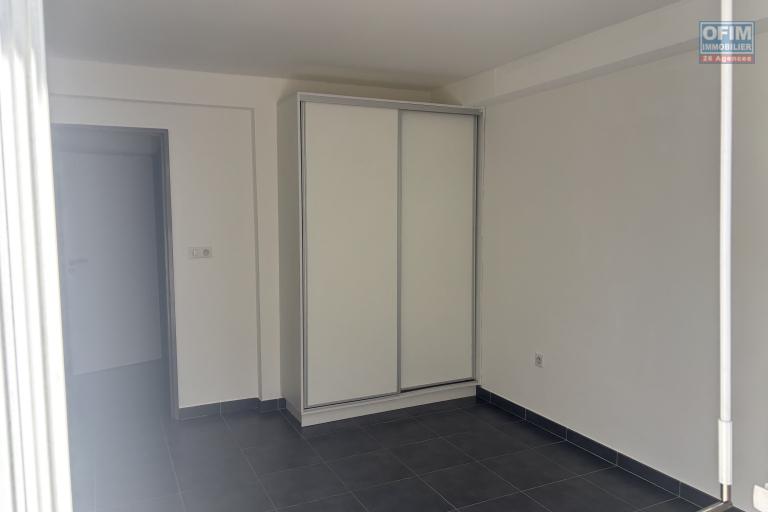 A vendre - Saint-Leu - Tr&egrave;s beau T3 d'environ 62 m2 en face de la plage