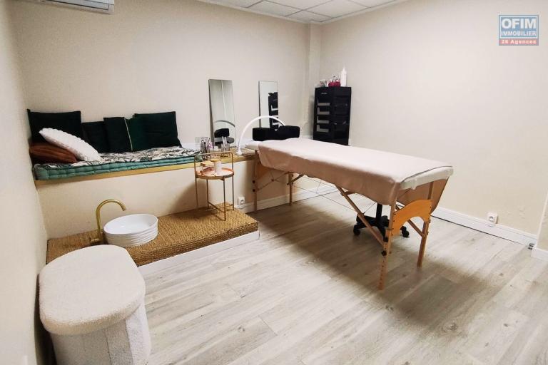 À VENDRE EN URGENCE – Salon de coiffure & esthétique Amelie Rose au cœur de Saint-Pierre à 29 000 €