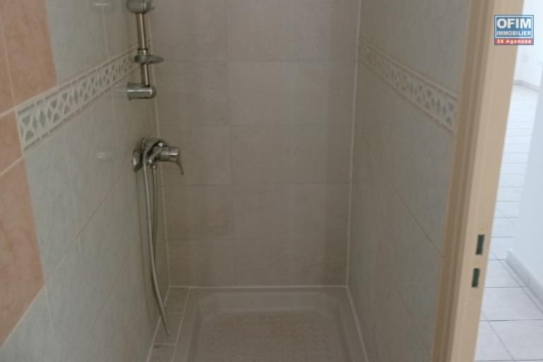 A LOUER APPARTEMENT T2 DE 51 M2 DE SURFACE AVEC VUE MER A LA SALINE LES BAINS