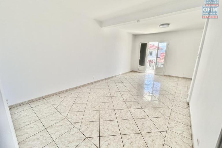 A Louer - disponible - Bas de Maison F3 avec Jardin + Vue dégagée Mer - Ste Marie (Gaspards)