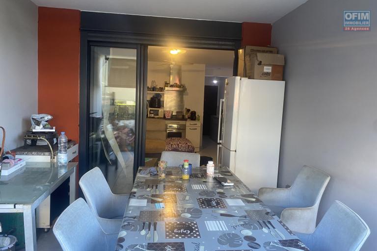 A vendre T3 en rez-de-jardin avec piscine – L’Étang-Salé-les-Hauts.