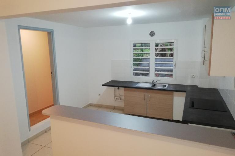 Appartement F2 avec terrasse de 62 m2 à Saint-Joseph