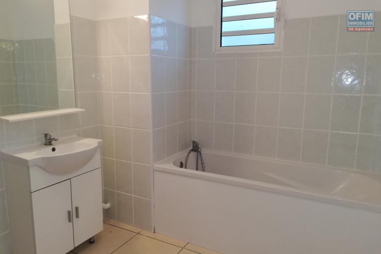 Appartement F2 avec terrasse de 62 m2 à Saint-Joseph