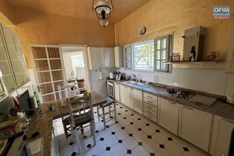 A vendre villa SAINT-DENIS - la Montagne