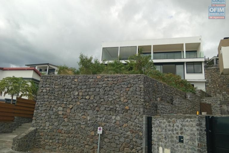 A vendre villa d'architecte avec vue oc&eacute;an panoramique - LA POSSESION