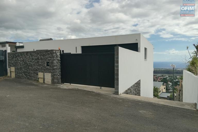 A vendre villa d'architecte avec vue oc&eacute;an panoramique - LA POSSESION