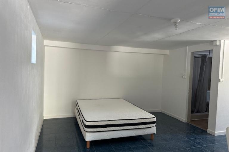 Charmant studio meublé de 36 m2 Ligne Paradis SAINT PIERRE