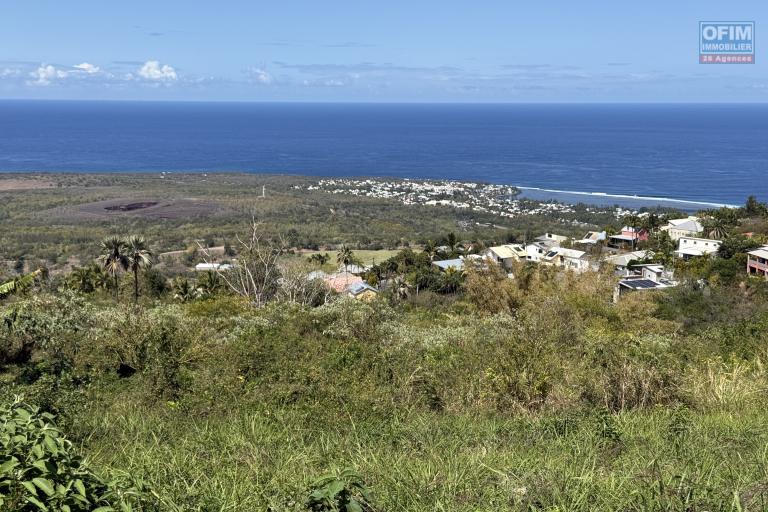 Joli terrain de 621 m² arpenté uniquement pour un projet touristique/loisir avec pleine vue mer à 250 m d'altitude
