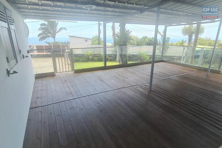 Location Maison / Villa SAINTE MARIE – photo 3 sur 16 – Varangue avec vue mer