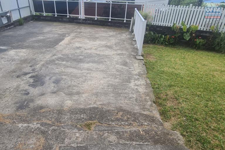Location Maison / Villa SAINTE MARIE – photo 15 sur 16 – Cour