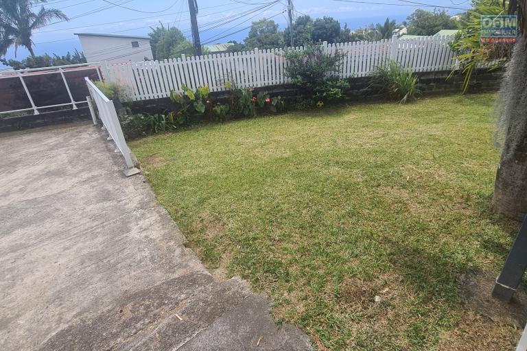 Location Maison / Villa SAINTE MARIE – photo 16 sur 16 – Jardin arboré