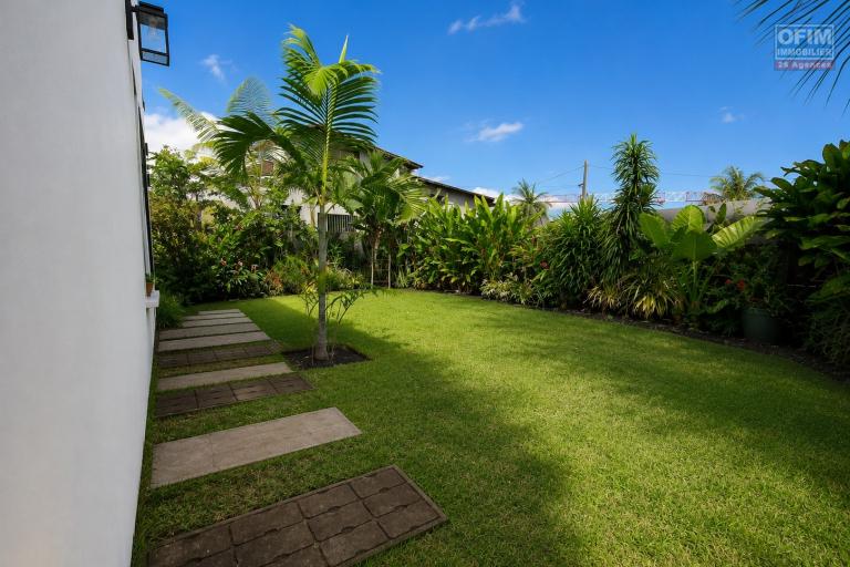 Sublime villa de standing F5 à La Rivière Saint-Louis – Deux suites parentales & Jardin d'exception avec piscine