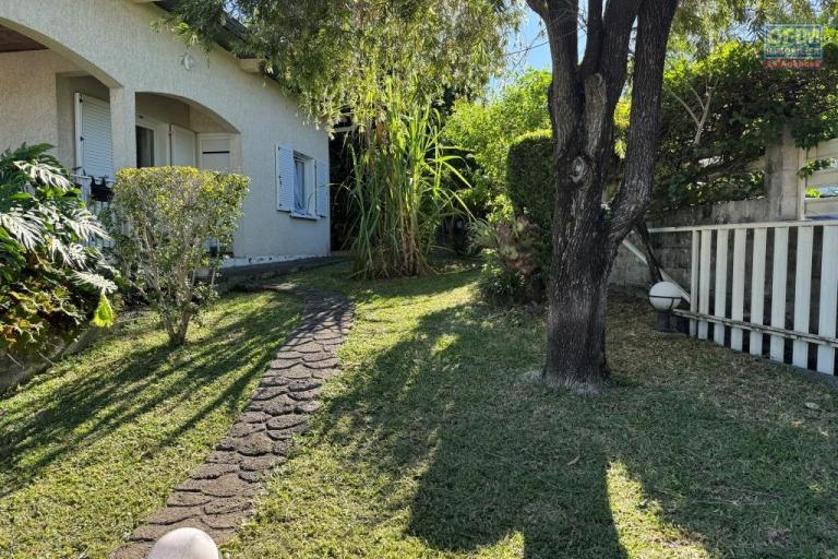 A louer grande et belle villa MEUBLE de type F6 dans un quartier résidentiel calme à Trois Mares le Tampon