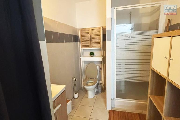 A louer appartement type 2 meublé a la Résidence Zéphyr a Saint - Clotilde proche de hôpital