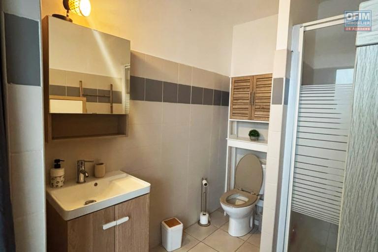 A louer appartement type 2 meublé a la Résidence Zéphyr a Saint - Clotilde proche de hôpital