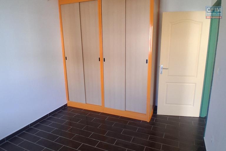 A LOUER Spacieux appartement de type F3 sur L'EPERON à SAINT-GILLES LES HAUTS