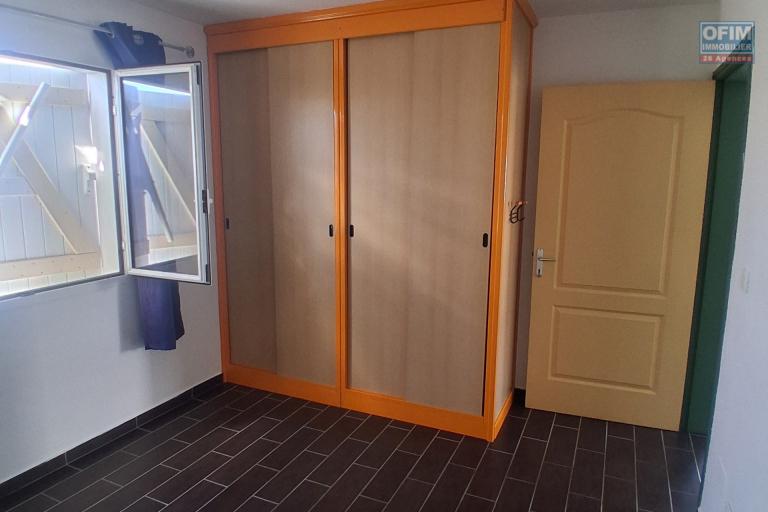 A LOUER Spacieux appartement de type F3 sur L'EPERON à SAINT-GILLES LES HAUTS