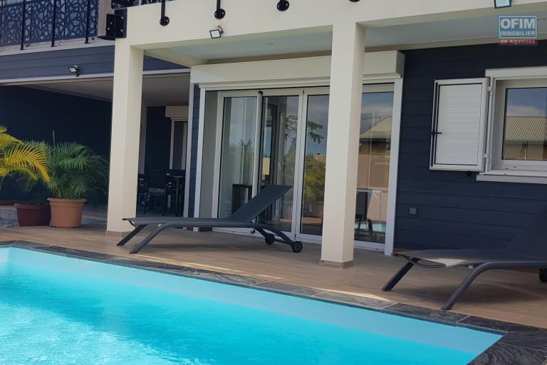 À louer – Villa F5 avec piscine au calme, proche centre-ville de L’Étang-Salé