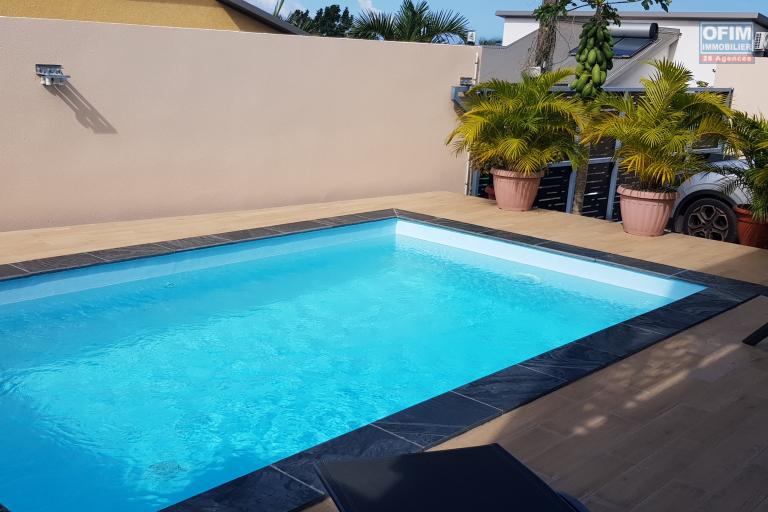 À louer – Villa F5 avec piscine au calme, proche centre-ville de L’Étang-Salé
