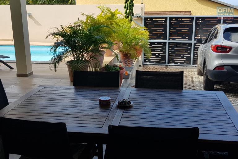 À louer – Villa F5 avec piscine au calme, proche centre-ville de L’Étang-Salé