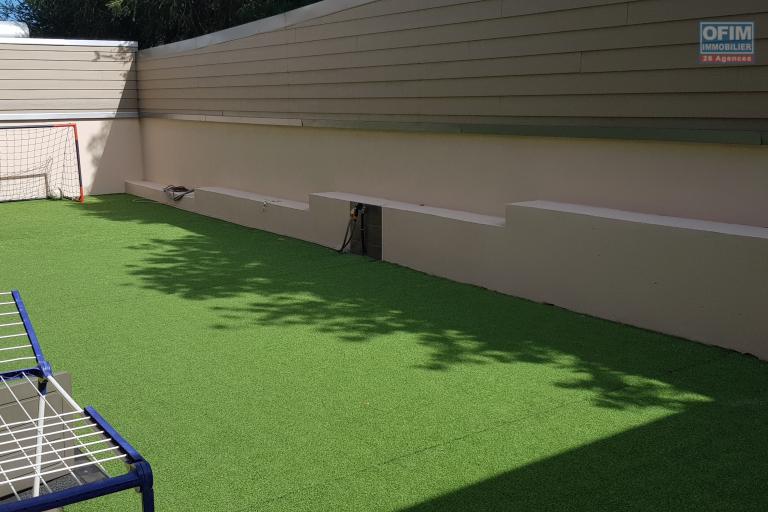À louer – Villa F5 avec piscine au calme, proche centre-ville de L’Étang-Salé