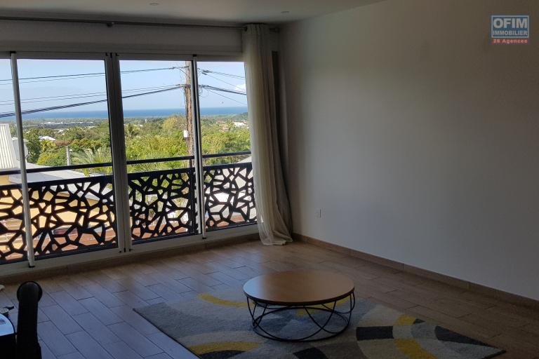 À louer – Villa F5 avec piscine au calme, proche centre-ville de L’Étang-Salé