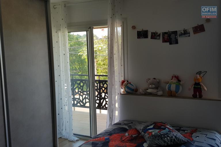 À louer – Villa F5 avec piscine au calme, proche centre-ville de L’Étang-Salé