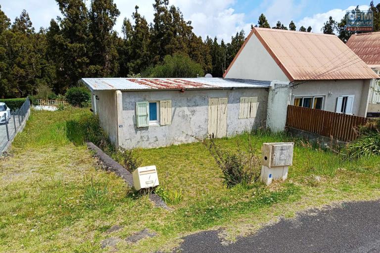 Maison T3 à rénover en bordure du parc national du volcan Plaine des Cafres