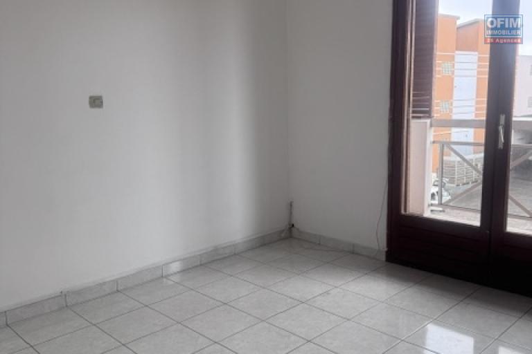 A vendre appartement de type F3 spacieux et lumineux à Sainte Clotilde