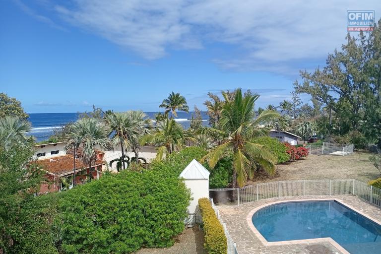 A VENDRE APPARTEMENT F2 DUPLEX DE 53 M2 DANS UNE RESIDENCE AVEC PISCINE AVEC VUE...