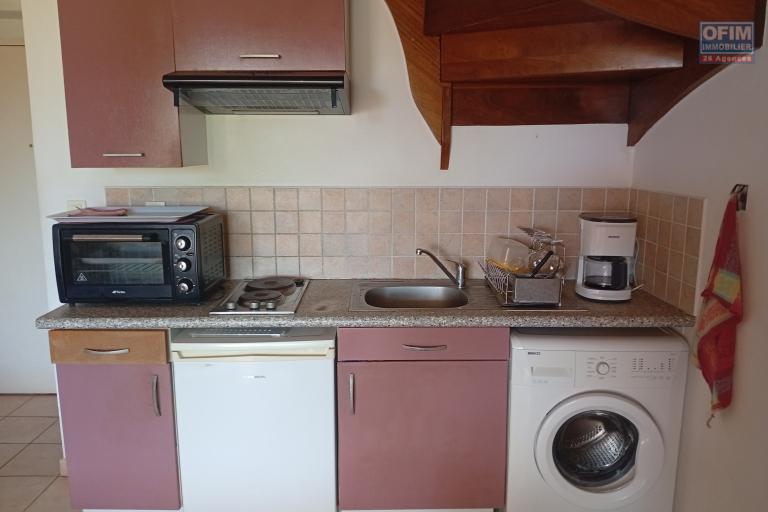 A VENDRE APPARTEMENT F2 DUPLEX DE 53 M2 DANS UNE RESIDENCE AVEC PISCINE AVEC VUE MER A LA SALINE LES BAINS