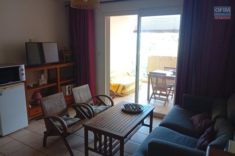 A VENDRE APPARTEMENT F2 DUPLEX DE 53 M2 DANS UNE RESIDENCE AVEC PISCINE AVEC VUE MER A LA SALINE LES BAINS