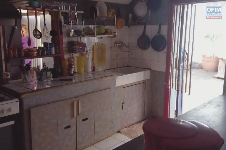 Vente Maison / Villa SAINT PIERRE – photo 3 sur 4 – Cuisine équipée