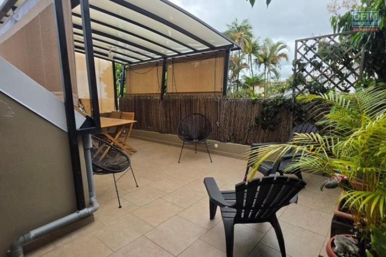 A louer ravissant F3 MEUBLE avec jardin et parking privatif