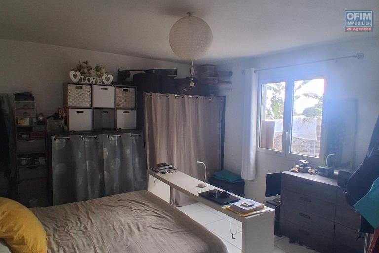 A VENDRE Maison à étage de type F4 sur L' EPERON à SAINT-GILLES LES HAUTS