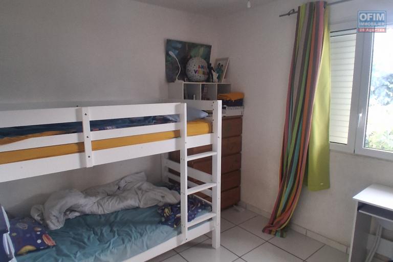 A VENDRE Maison à étage de type F4 sur L' EPERON à SAINT-GILLES LES HAUTS