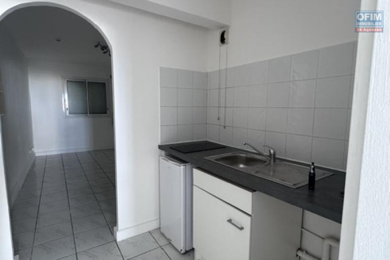 À louer appartement de type F2 sur la résidence ORANGELLES à Sainte Clotilde