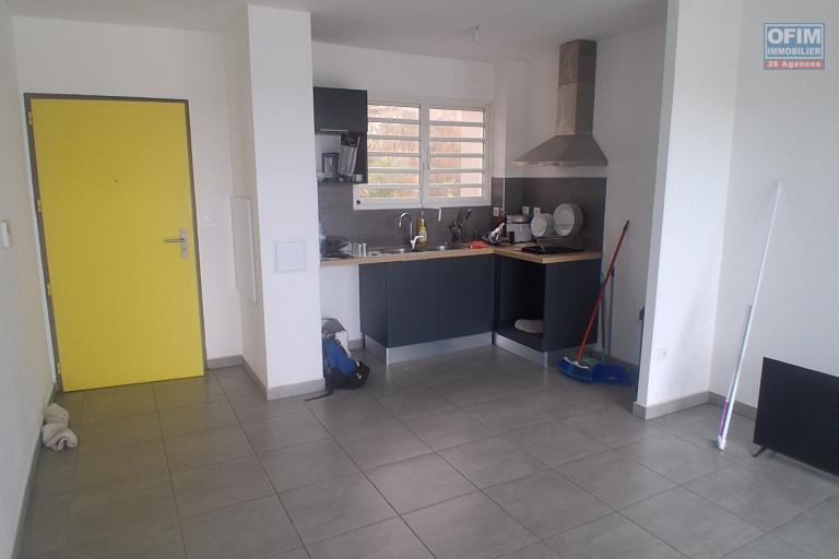 Vente Appartement SAINT PAUL – photo 5 sur 10 – Cuisine ouverte